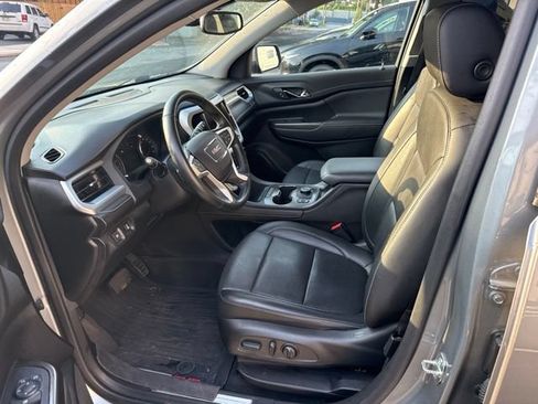 Used 2023 GMC Acadia SLT AWD/4WD image 10