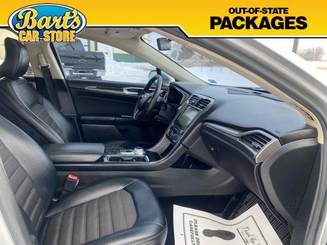 Used 2017 Ford Fusion SE w/ Equipment Group 201A FWD image 14