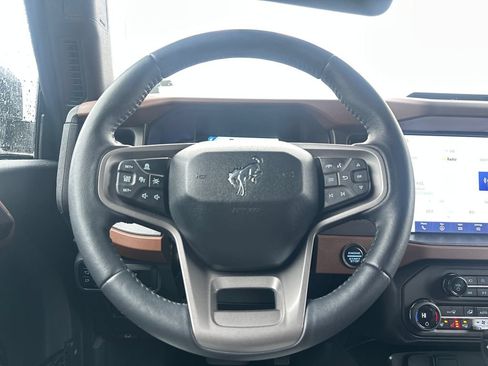 Used 2024 Ford Bronco Outer Banks AWD/4WD image 13