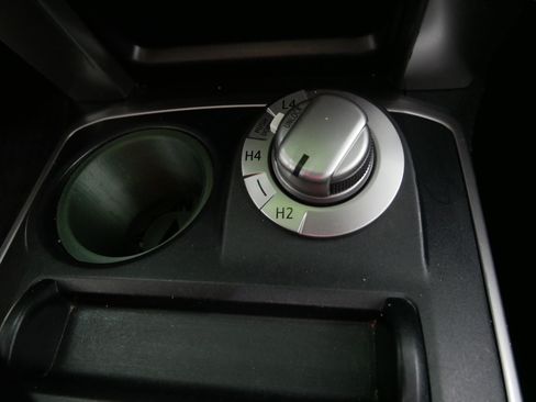 Used 2014 Toyota 4Runner SR5 AWD/4WD image 29