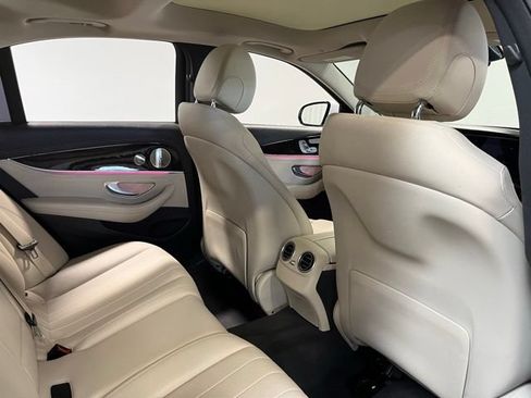 Used 2022 Mercedes-Benz E 350 Sedan image 14