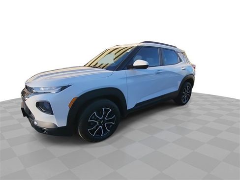 Used 2023 Chevrolet TrailBlazer ACTIV w/ Convenience Package image 4