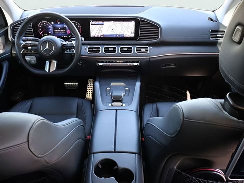 Used 2024 Mercedes-Benz GLS 450 4MATIC image 17