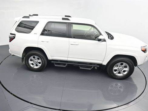 Used 2023 Toyota 4Runner SR5 AWD/4WD image 17