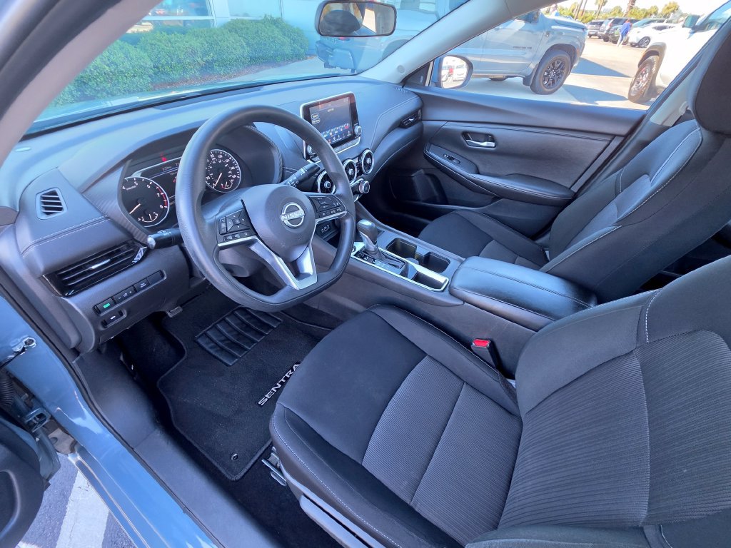 Used 2025 Nissan Sentra SV FWD image 15
