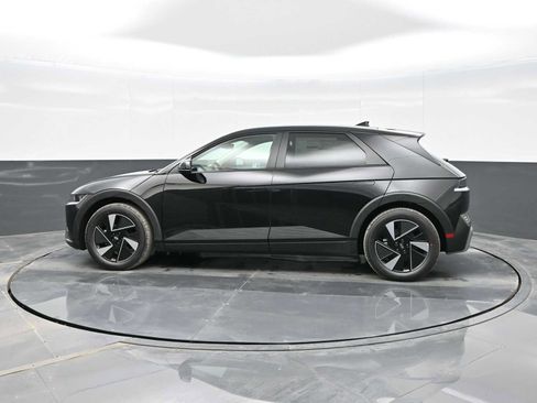 New 2025 Hyundai Ioniq 5 SE image 5