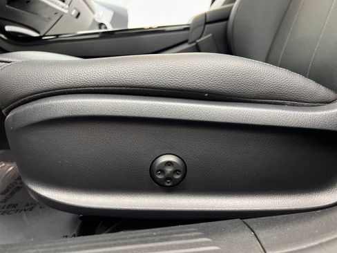 Used 2025 Mercedes-Benz CLA 250 4MATIC image 13