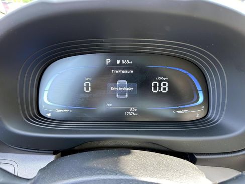 Used 2024 Hyundai Venue SEL FWD image 19