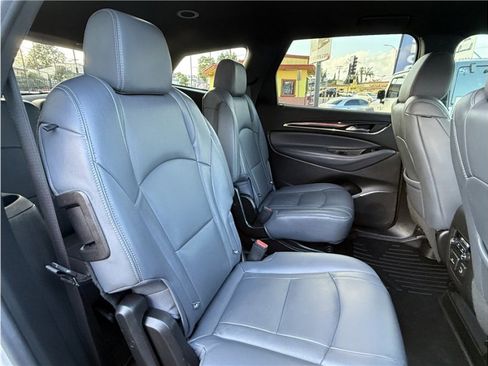 Used 2022 Buick Enclave Premium image 31