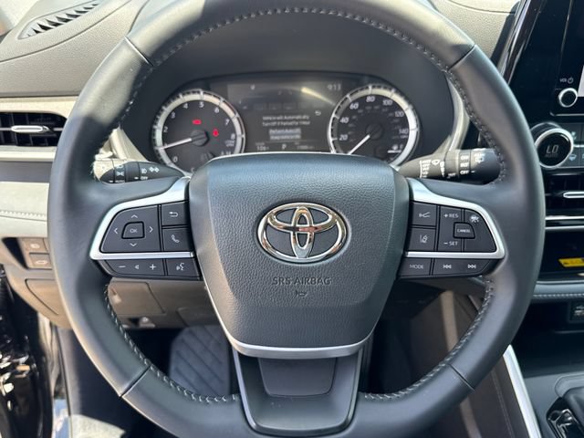 Used 2026 Toyota Highlander XLE AWD/4WD image 15