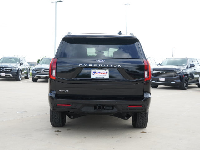 Used 2025 Ford Expedition Active AWD/4WD image 8