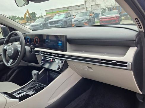 Used 2025 Hyundai Tucson SEL FWD image 30