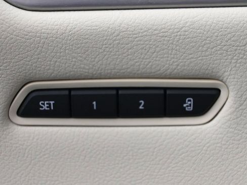 Used 2020 Cadillac XT5 Premium Luxury image 12