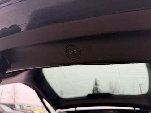 Used 2023 Tesla Model Y 2WD image 11