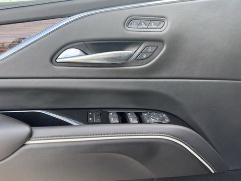 Used 2021 Cadillac Escalade Premium Luxury w/ Performance Package image 15