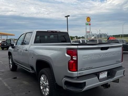 Used 2022 Chevrolet Silverado 2500 High Country w/ Z71 Off-Road Package AWD/4WD image 6