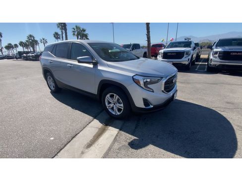 Used 2021 GMC Terrain SLE w/ LPO, Floor Liner Package image 2