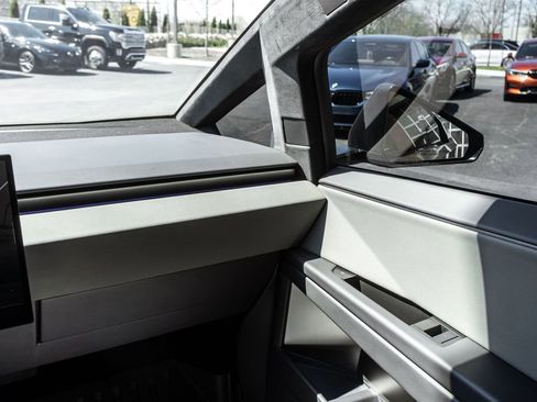 Used 2025 Tesla Cybertruck AWD Crew Cab image 12