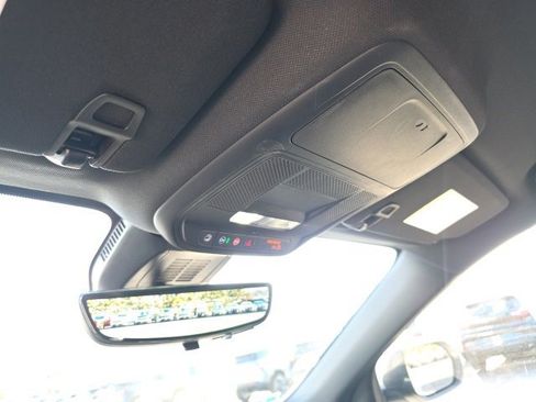 Used 2025 Chevrolet Equinox LT w/ Convenience Package II image 19