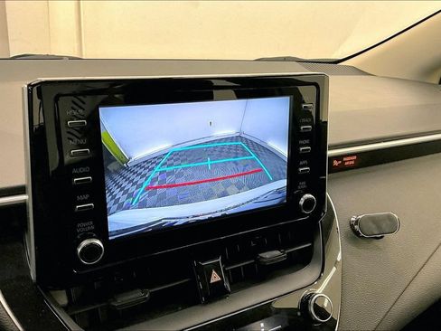 Used 2021 Toyota Corolla LE FWD image 20