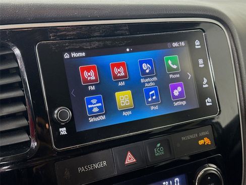 Used 2018 Mitsubishi Outlander SE image 7