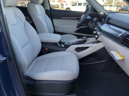 Certified 2024 Kia Telluride S w/ S Sunroof Package FWD image 24