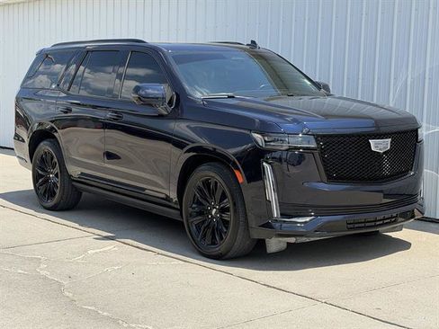 Used 2024 Cadillac Escalade Sport Platinum AWD/4WD image 2