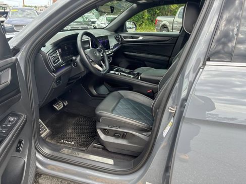 Used 2026 Volkswagen Atlas Cross Sport SEL Premium R-Line w/ MDO Package AWD/4WD image 11