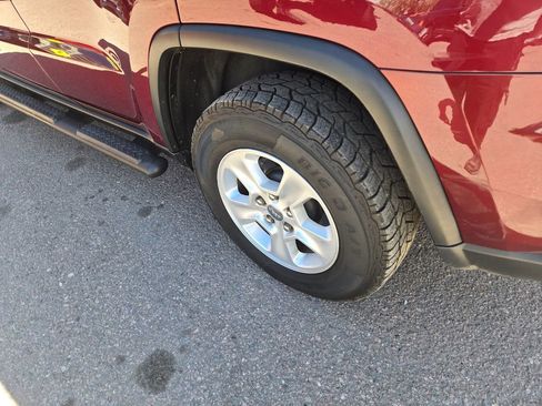 Used 2017 Jeep Grand Cherokee Laredo w/ Quick Order Package 23E image 6