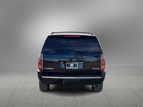 Used 2013 GMC Yukon Denali image 7