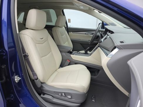 Used 2025 Cadillac XT5 Premium Luxury w/ LPO, Floor Liner Package AWD/4WD image 53