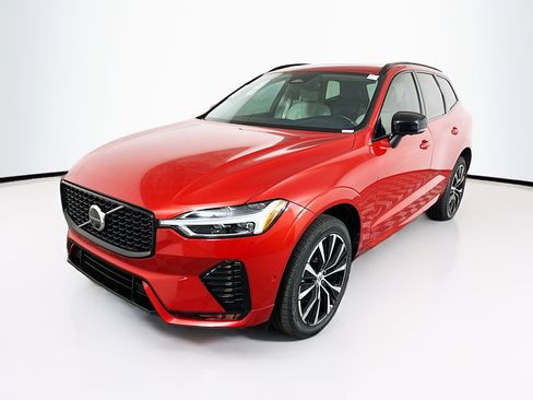 Used 2023 Volvo XC60 B5 Plus w/ Protection Package Premier image 7