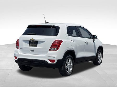 Used 2022 Chevrolet Trax LS w/ Tint and Cruise Package FWD image 5
