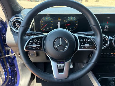 Used 2022 Mercedes-Benz GLB 250 image 12