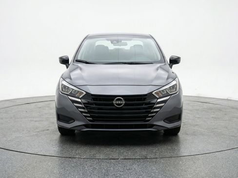 Used 2025 Nissan Versa SV FWD image 2