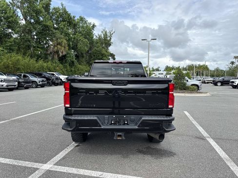 Used 2024 Chevrolet Silverado 2500 High Country w/ Midnight Edition AWD/4WD image 4