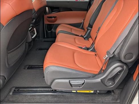 Used 2024 Kia Carnival SX Prestige FWD image 10