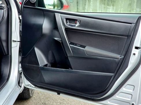 Used 2019 Toyota Corolla LE image 25