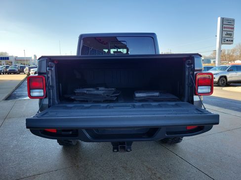 Used 2021 Jeep Gladiator Sport image 18