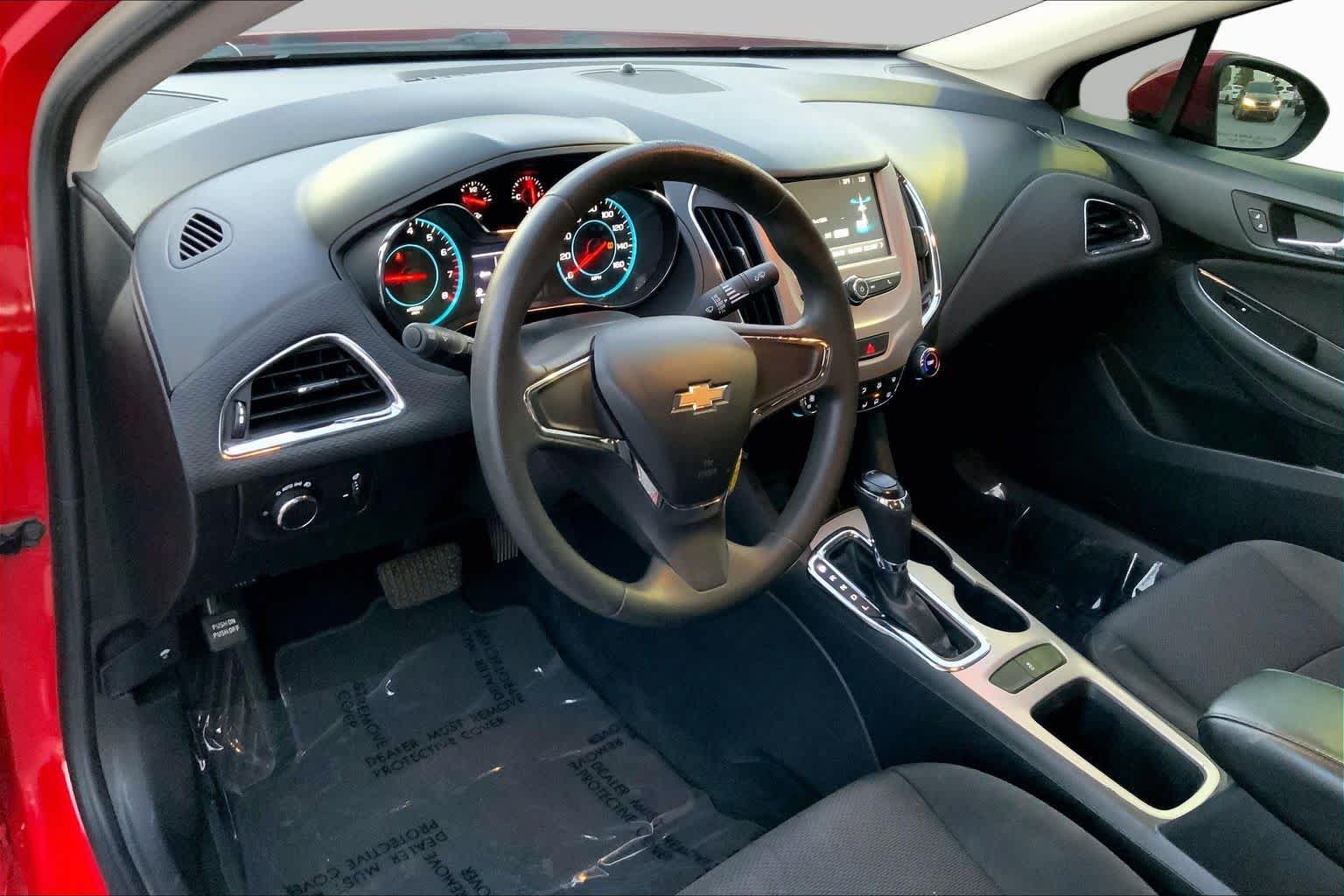 Used 2017 Chevrolet Cruze LS FWD image 14