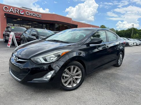 Used 2014 Hyundai Elantra SE w/ Option Group 02 FWD image 1