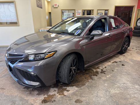 Certified 2024 Toyota Camry SE FWD image 3