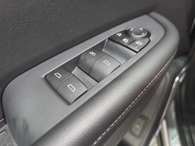 Used 2025 Buick Enclave Preferred AWD/4WD image 25