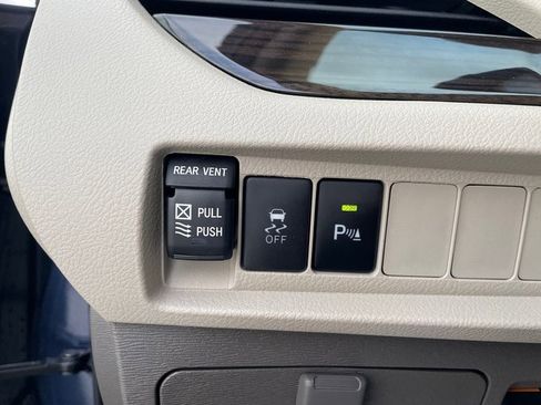 Used 2020 Toyota Sienna XLE Premium image 25