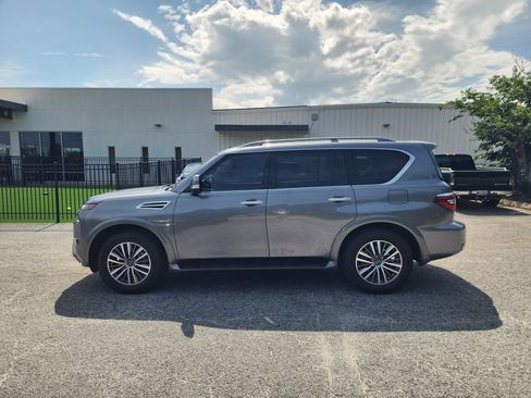 Used 2023 Nissan Armada SL w/ Captain's Chairs Package AWD/4WD image 8