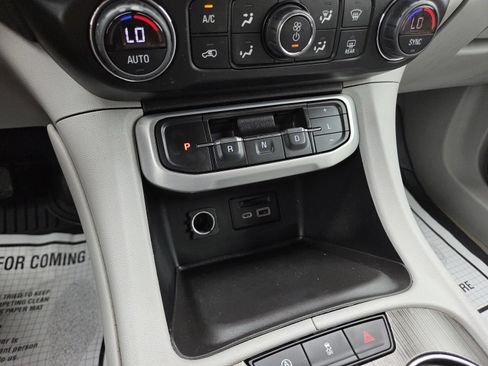 Used 2023 GMC Acadia SLT AWD/4WD image 33