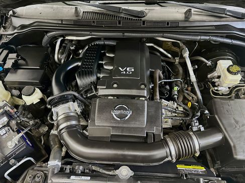 Used 2018 Nissan Frontier SV AWD/4WD image 32