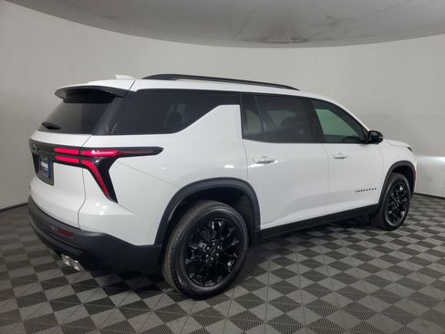 New 2026 Chevrolet Traverse LT w/ Midnight/Sport Edition FWD image 4