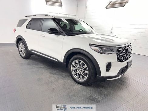New 2026 Ford Explorer Platinum RWD image 3