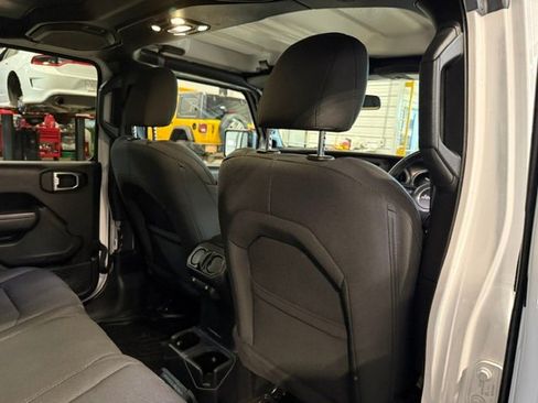 Used 2023 Jeep Wrangler Unlimited Sport AWD/4WD image 18